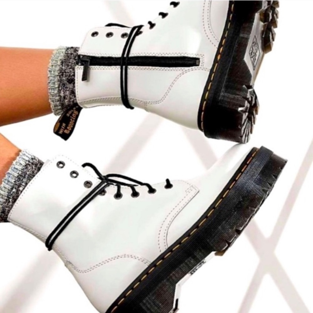 Like new! Sincerely Jules white leather combat boots. Worn once! Size 6.5.